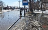 Работы по спасению домов от талых вод развернули в Павлодаре